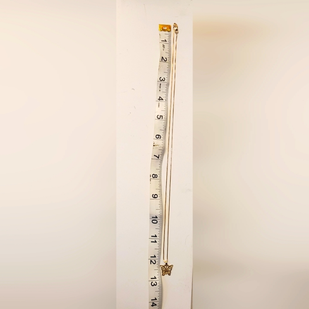 🦋 14k gold butterfly charm necklace